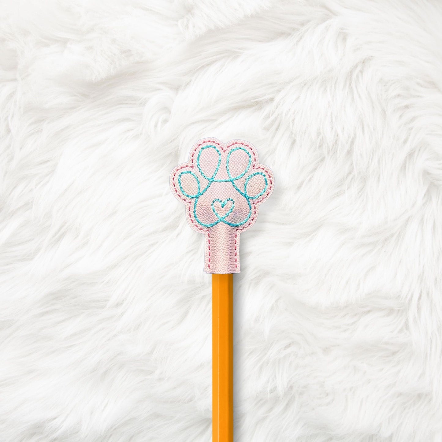 ITH 4x4 Heart Paw Pencil Topper