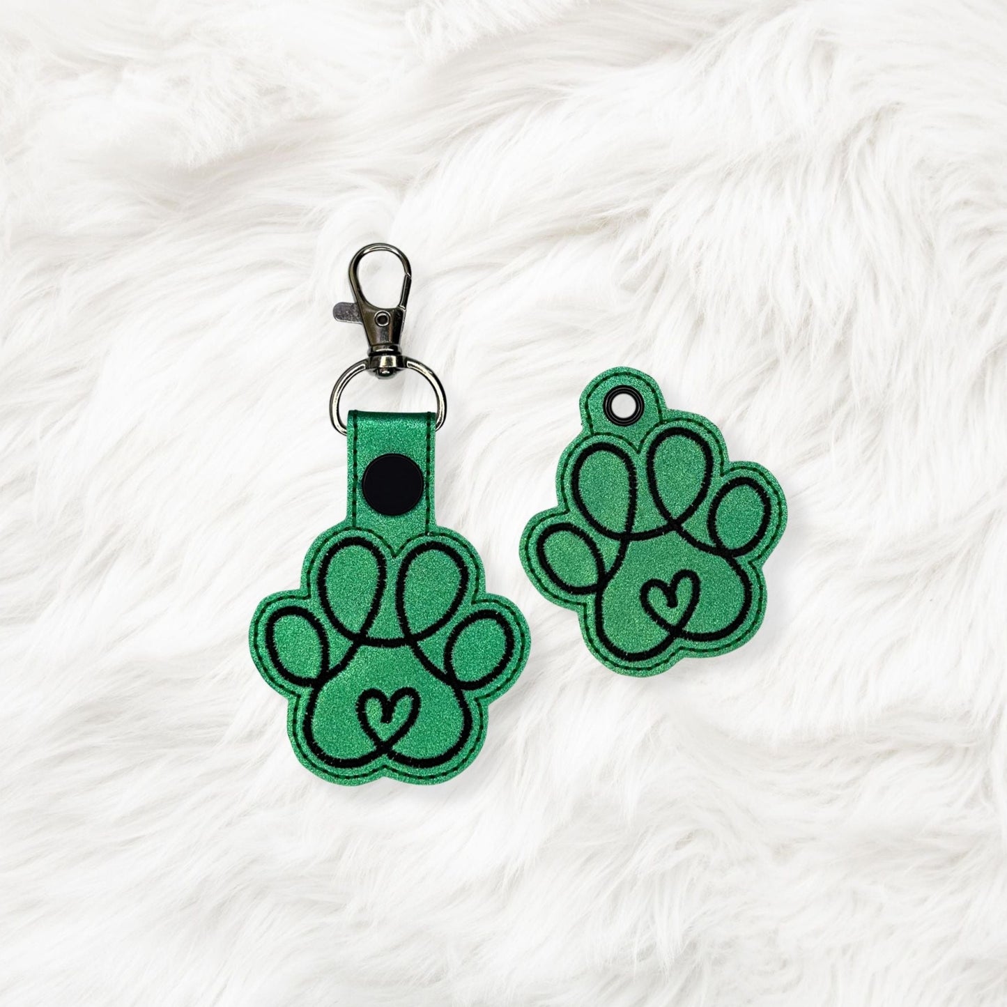 ITH 4x4 Paw Print with Heart Snaptab/Eyelet