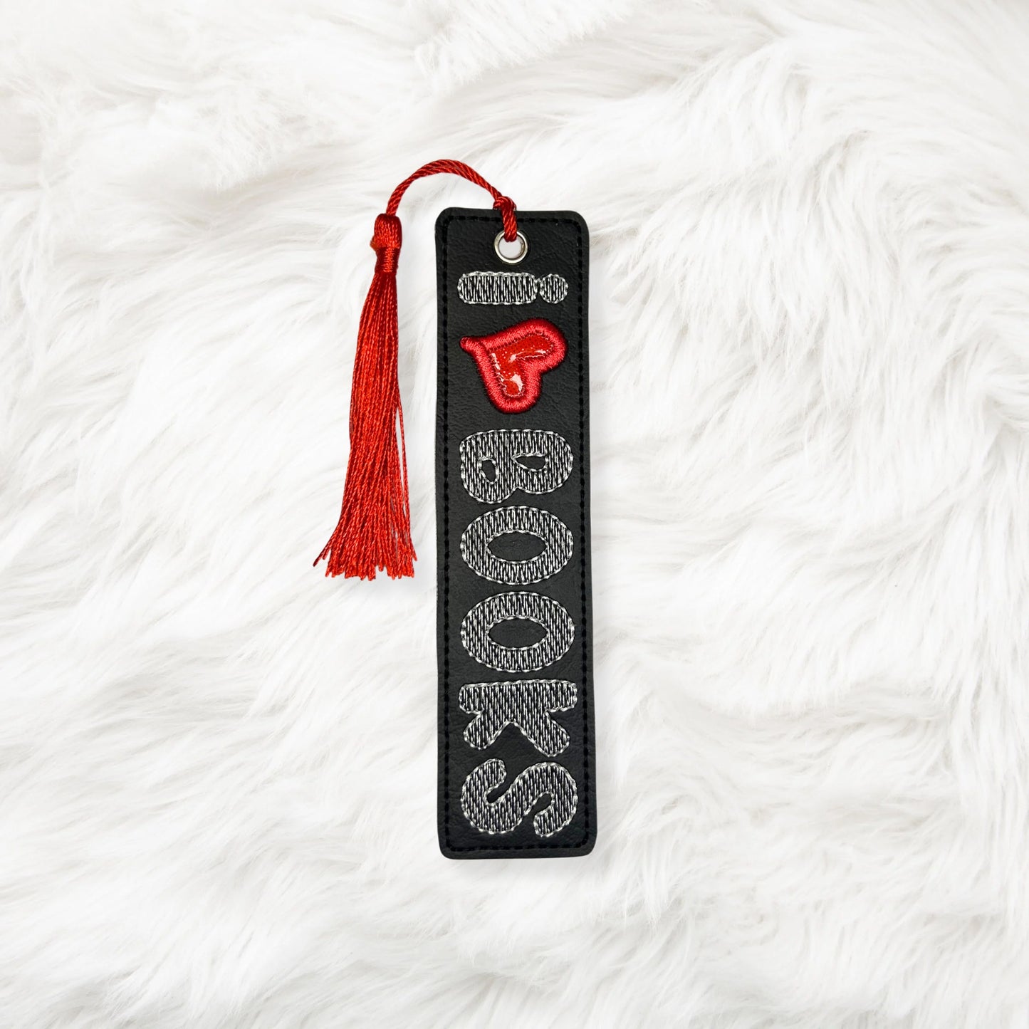 ITH 5x7 I Heart Books Appliqué Bookmark