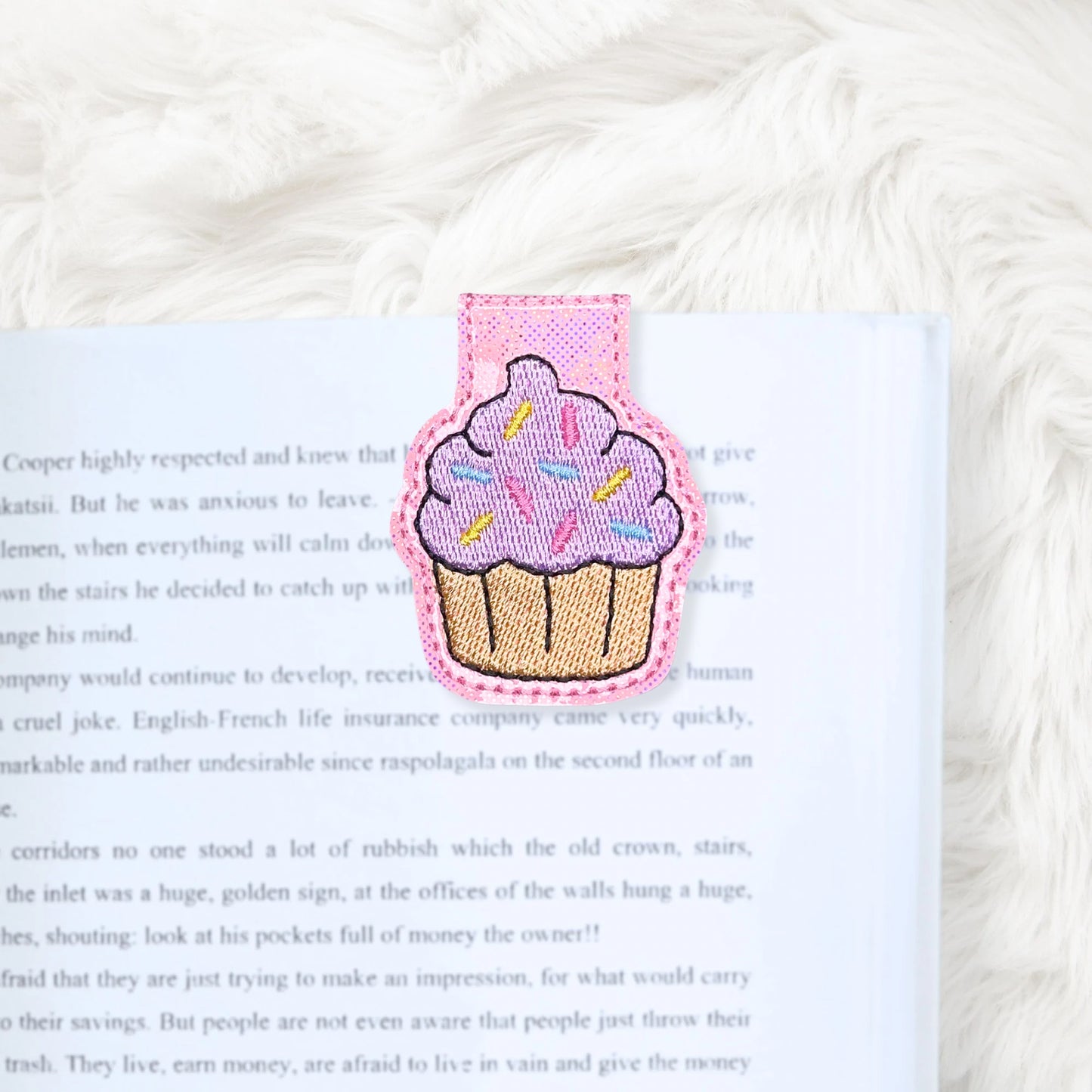 ITH 4x4 Cupcake Foldover Magnetic Bookmark