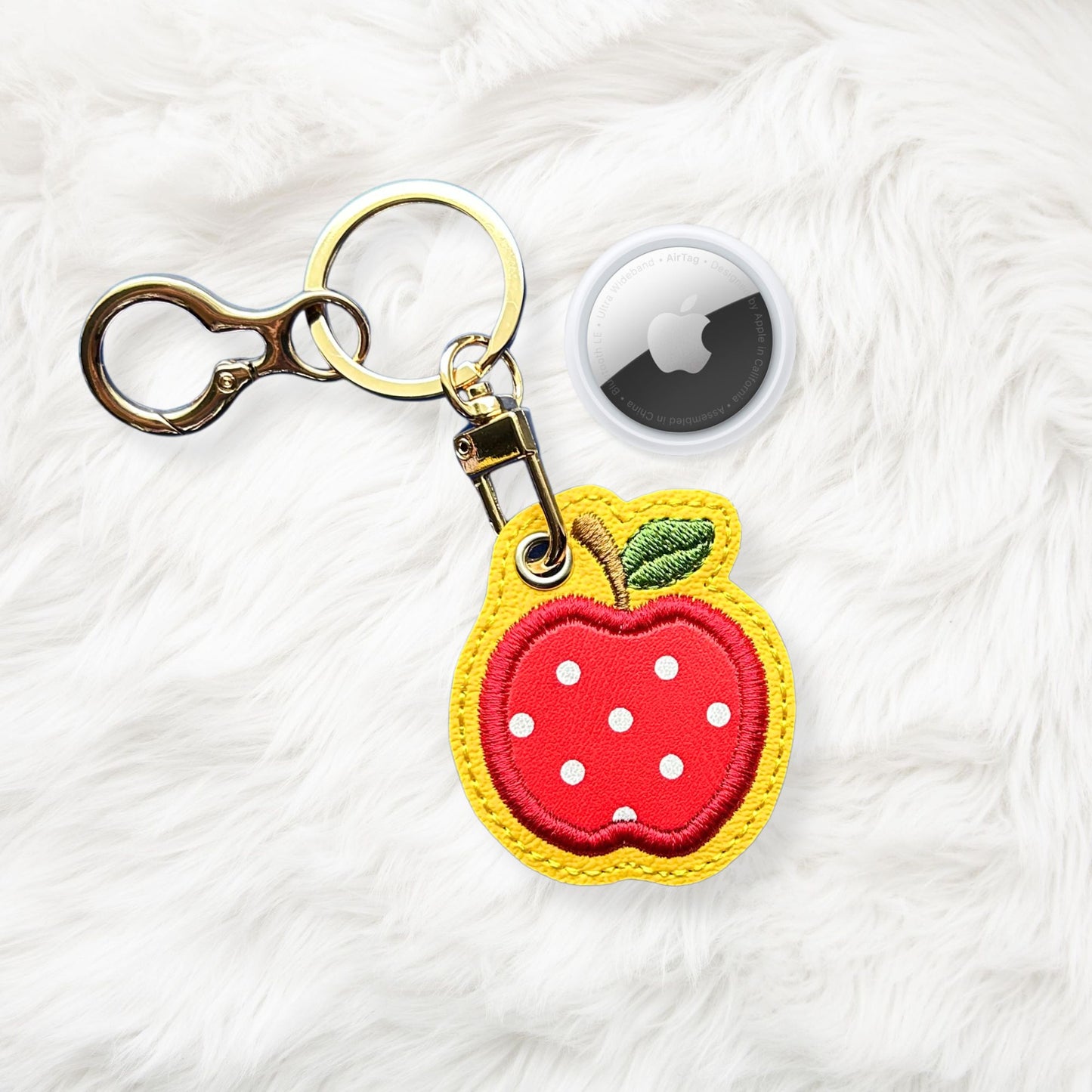 ITH 4x4 Apple Appliqué Air Tag Holder