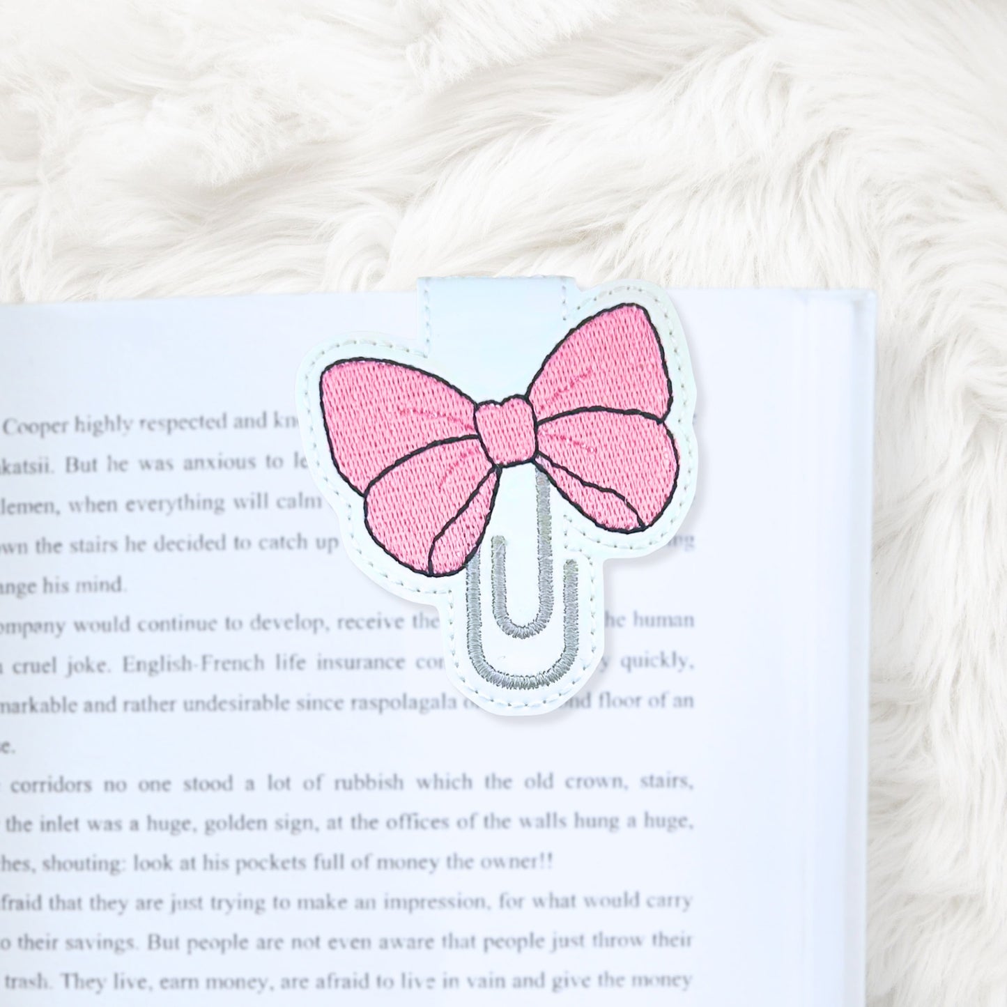 ITH 4x4 Bow Paperclip Foldover Magnetic Bookmark