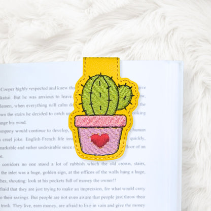ITH 4x4 Cactus Foldover Magnetic Bookmark