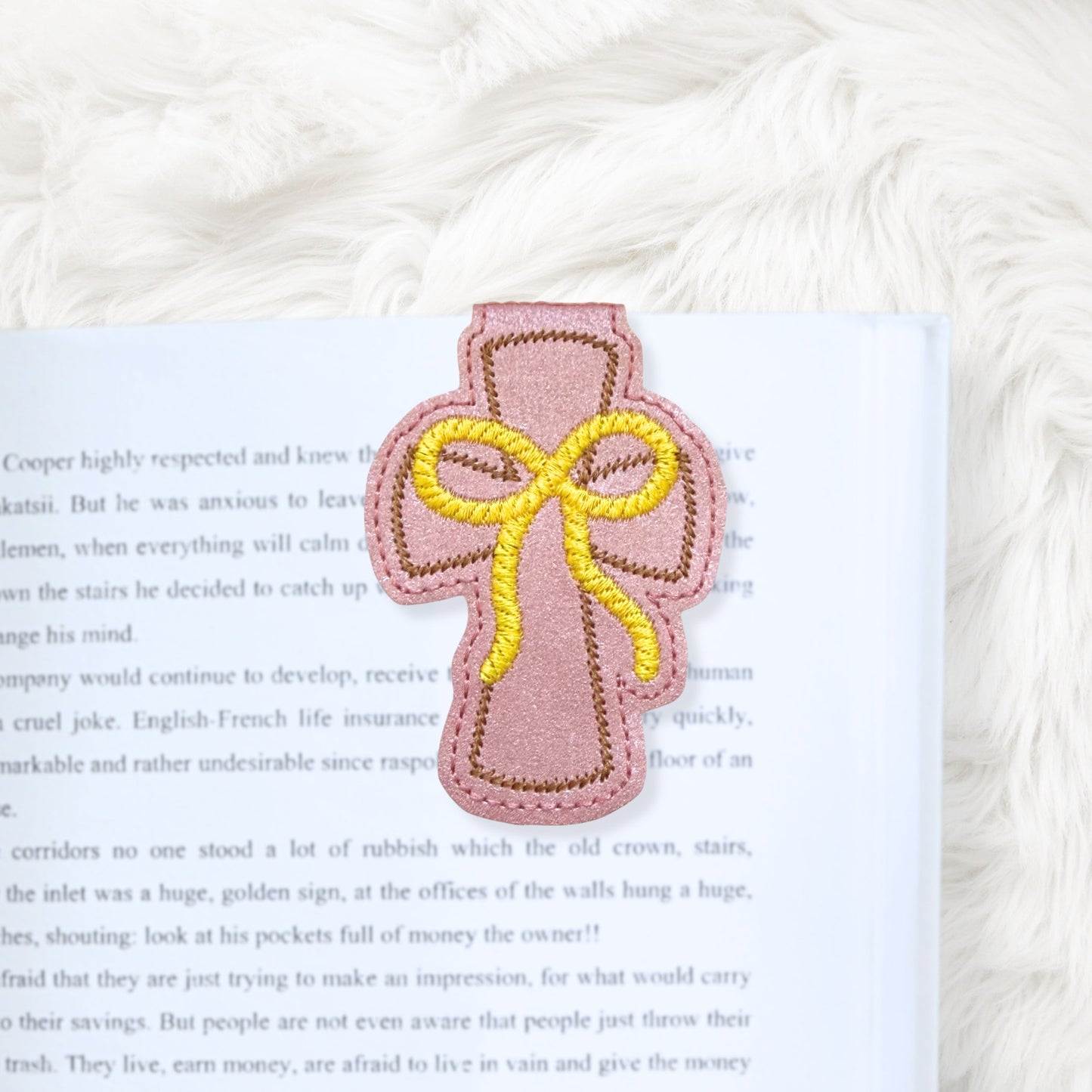 ITH 5x7 Cross with Bow Foldover Magnetic Bookmark