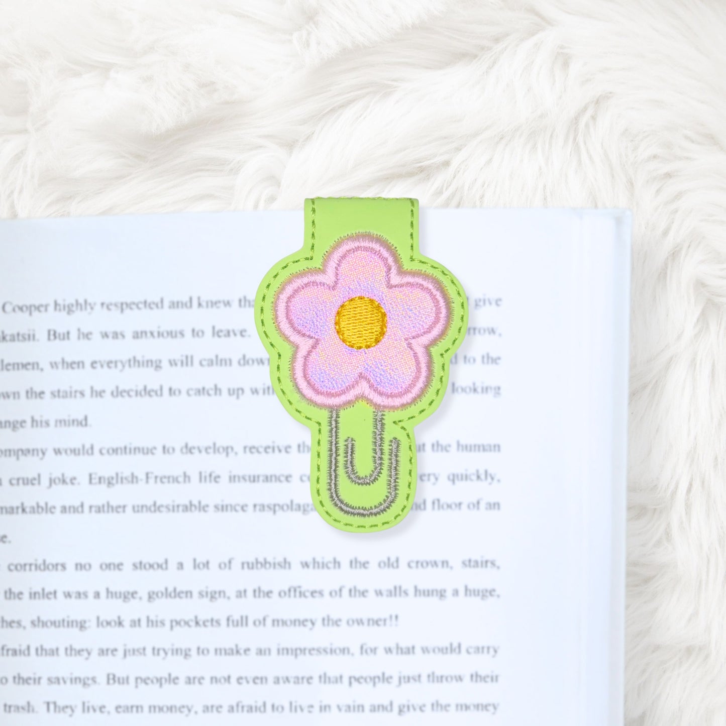 ITH 4x4 Flower Appliqué Paperclip Foldover Magnetic Bookmark