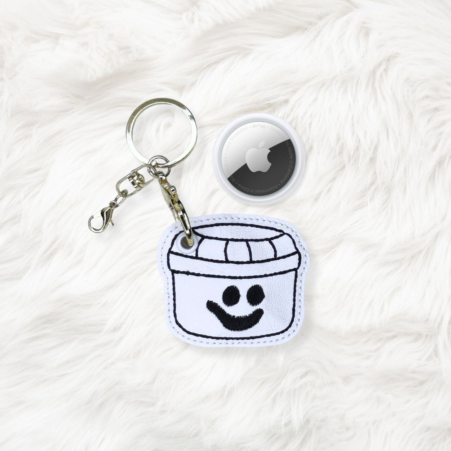 ITH 4x4 Ghost Bucket Air Tag Holder