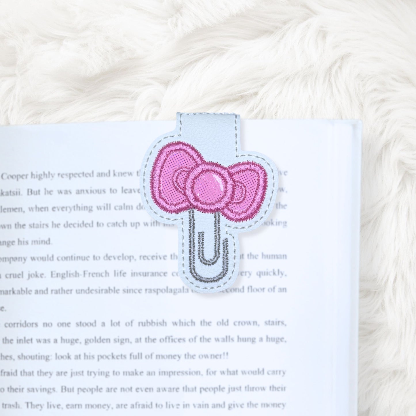 ITH 4x4 HK Bow Paperclip Appliqué Foldover Magnetic Bookmark