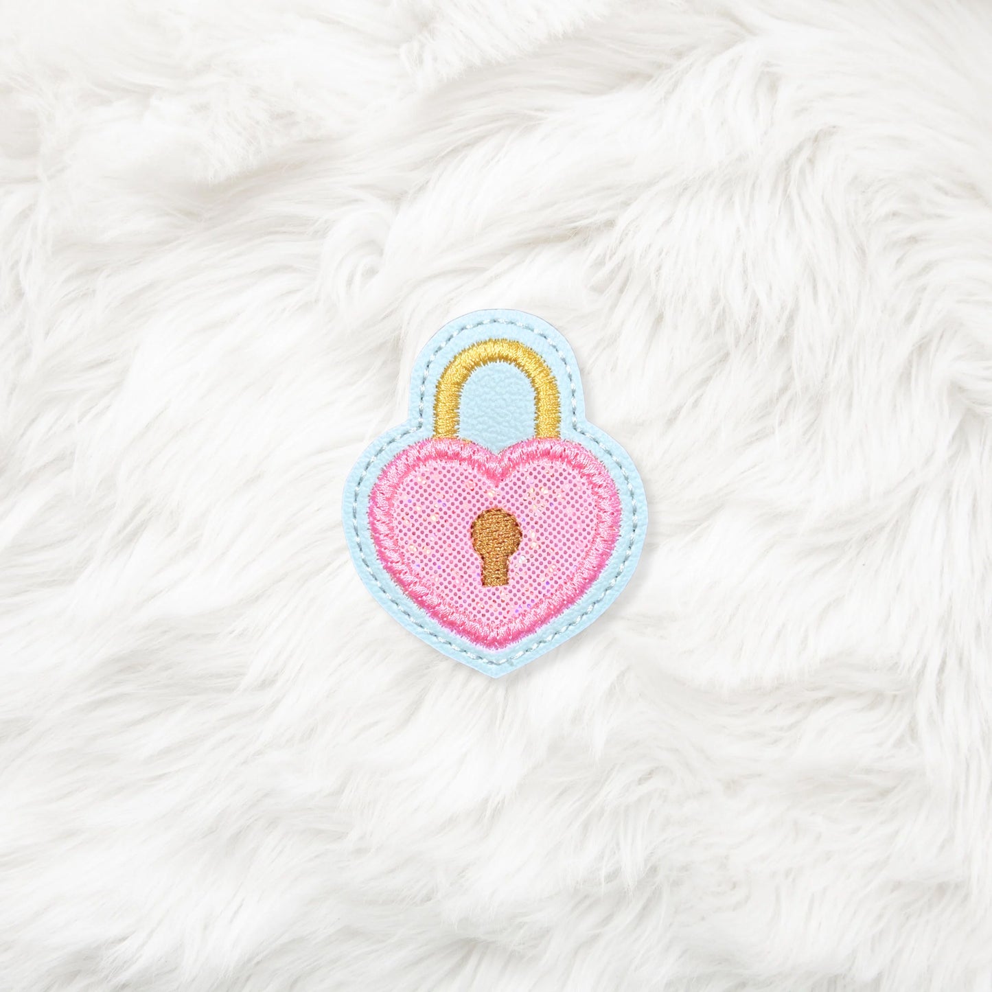 ITH 4x4 Heart Lock Appliqué Feltie