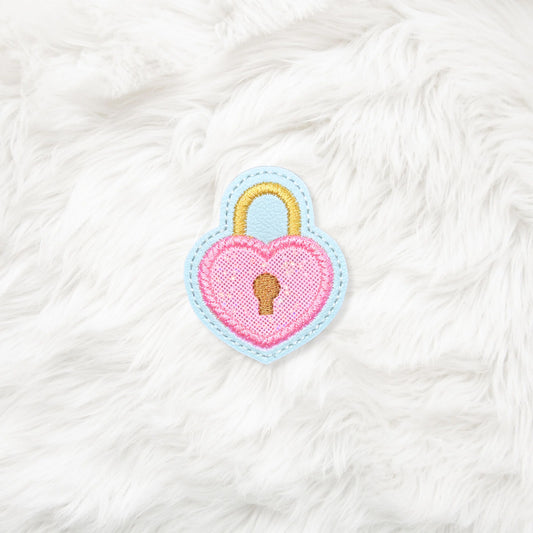 ITH 4x4 Heart Lock Appliqué Feltie