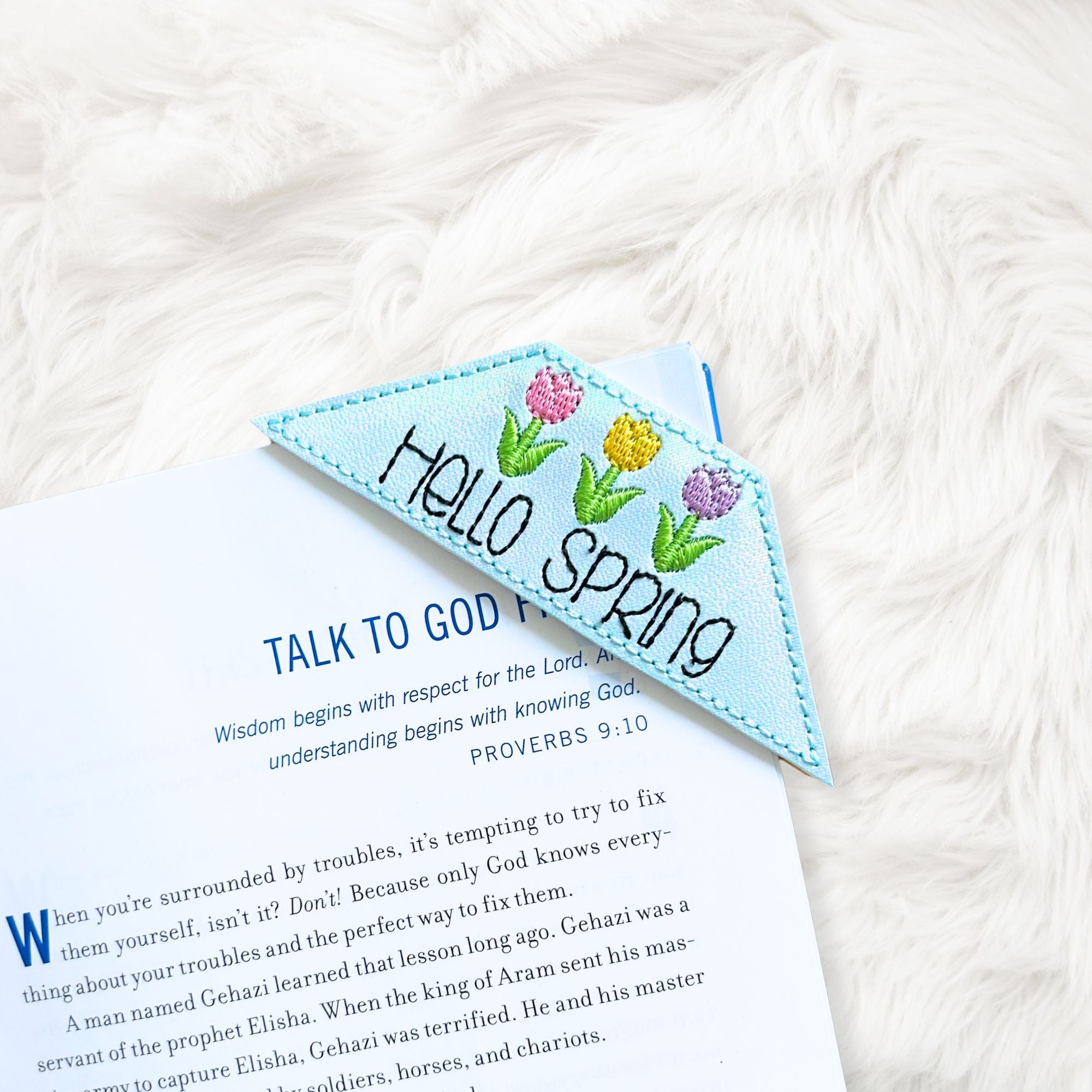 Spring Corner Bookmark ITH 4x4 Hello Spring Corner Bookmark – The Stitching Lair