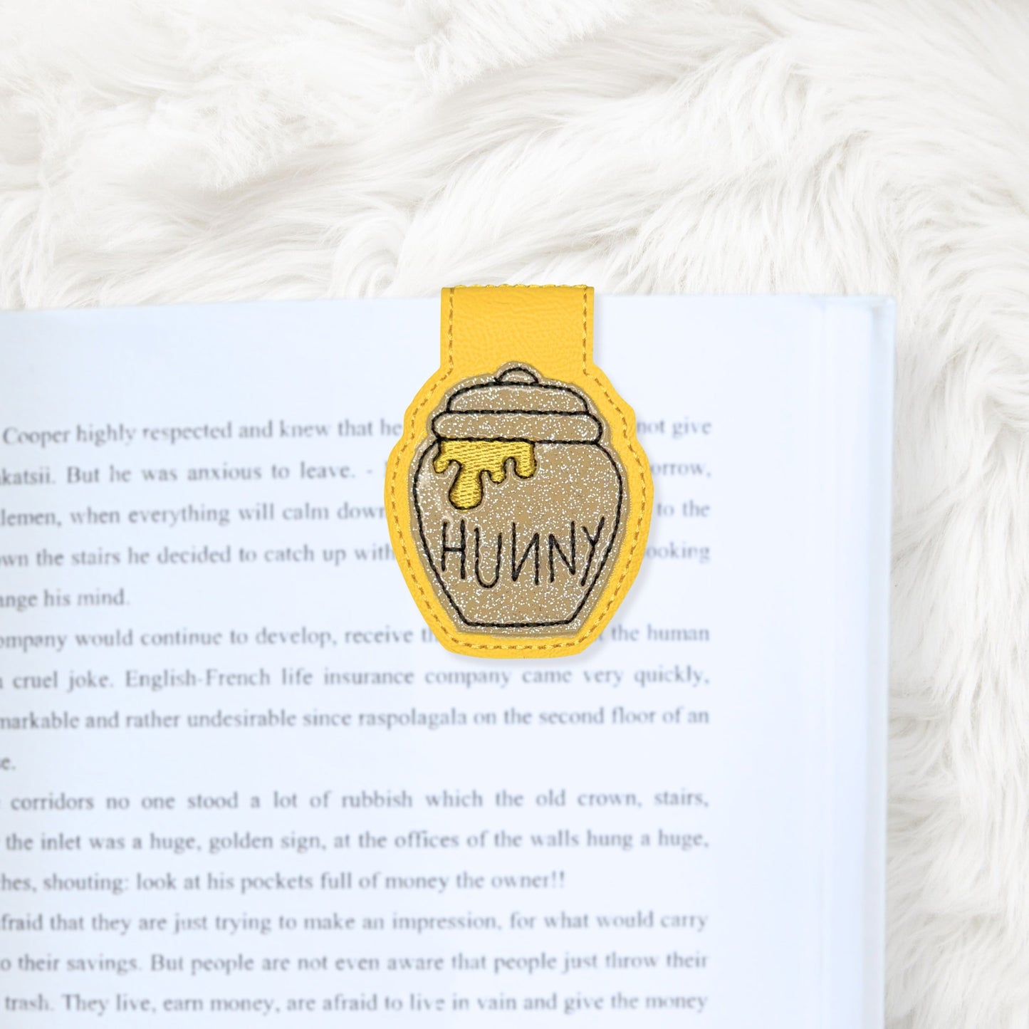 ITH 4x4 Hunny Appliqué Foldover Magnetic Bookmark