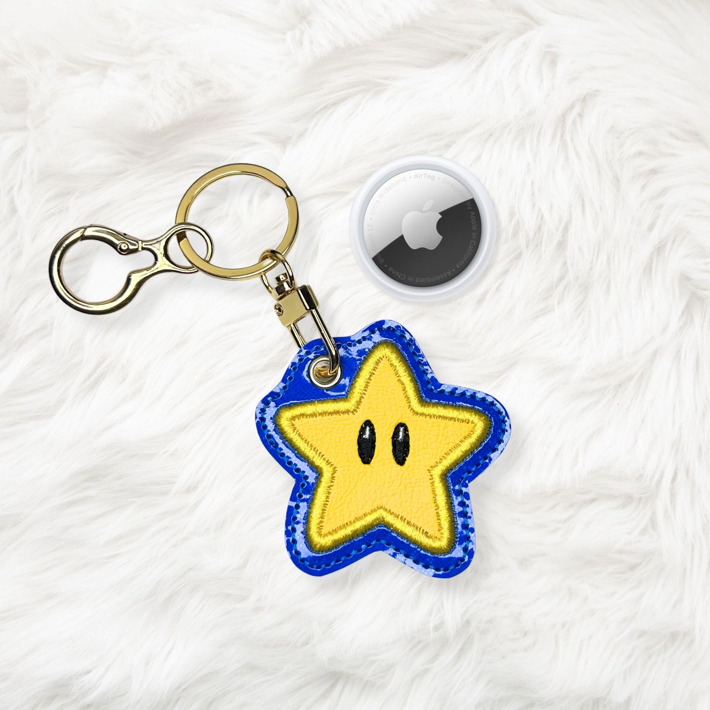 ITH 4x4 M Star Appliqué Air Tag Holder