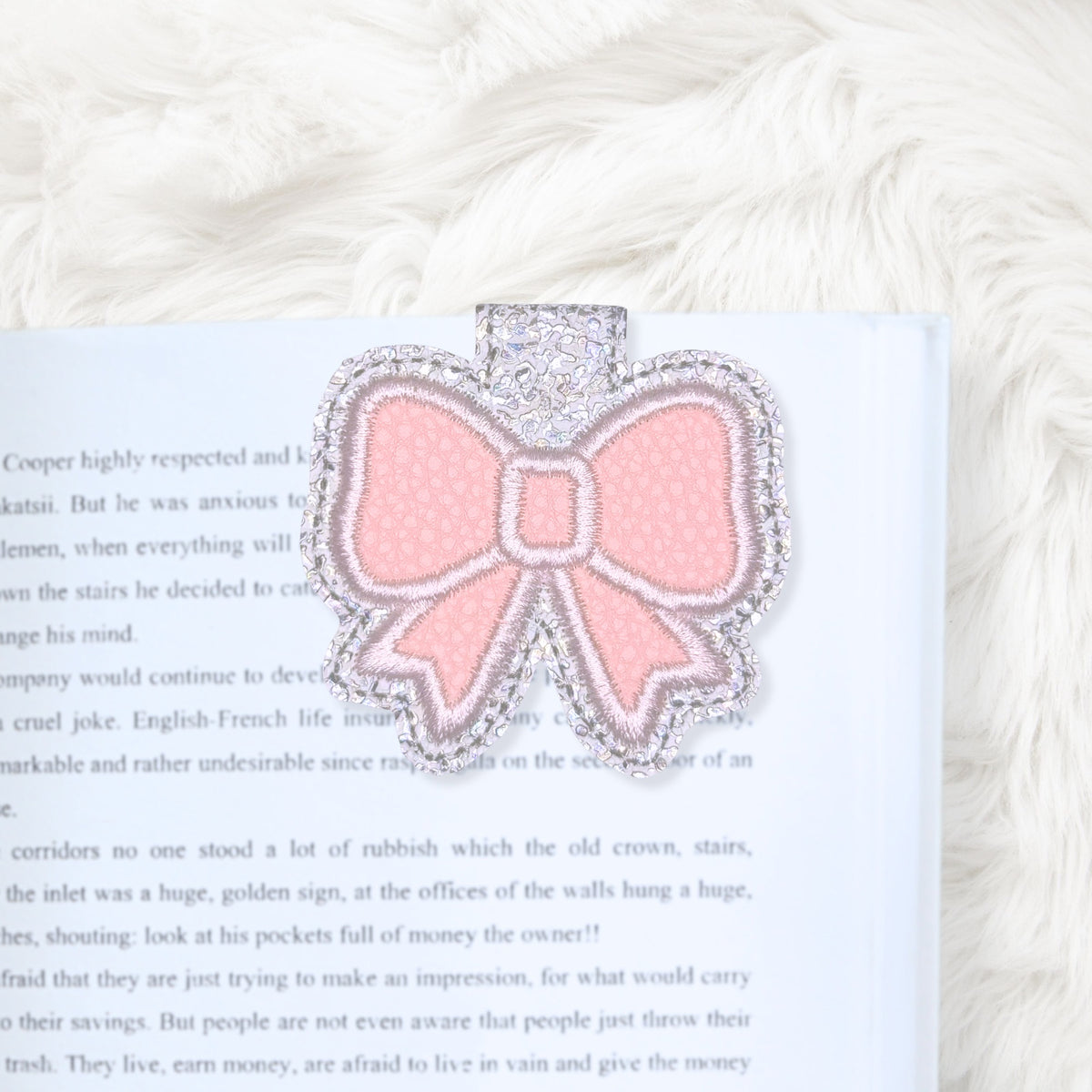 ITH 5x7 Bow Appliqué Foldover Magnetic Bookmark