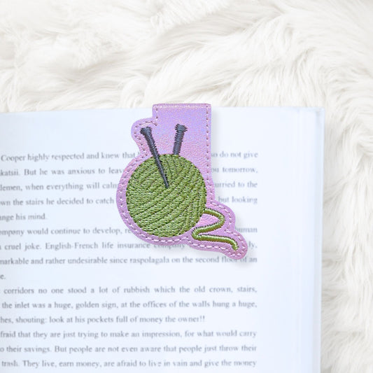 ITH 4x4 Yarn Ball Foldover Magnetic Bookmark
