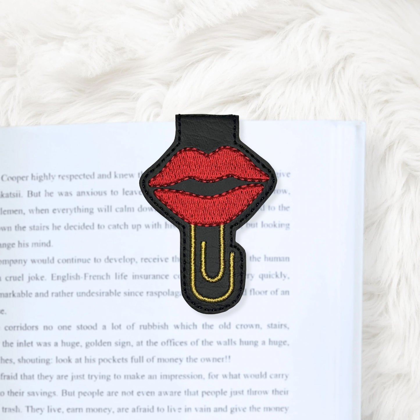 ITH 4x4 Lips Paperclip Foldover Magnetic Bookmark