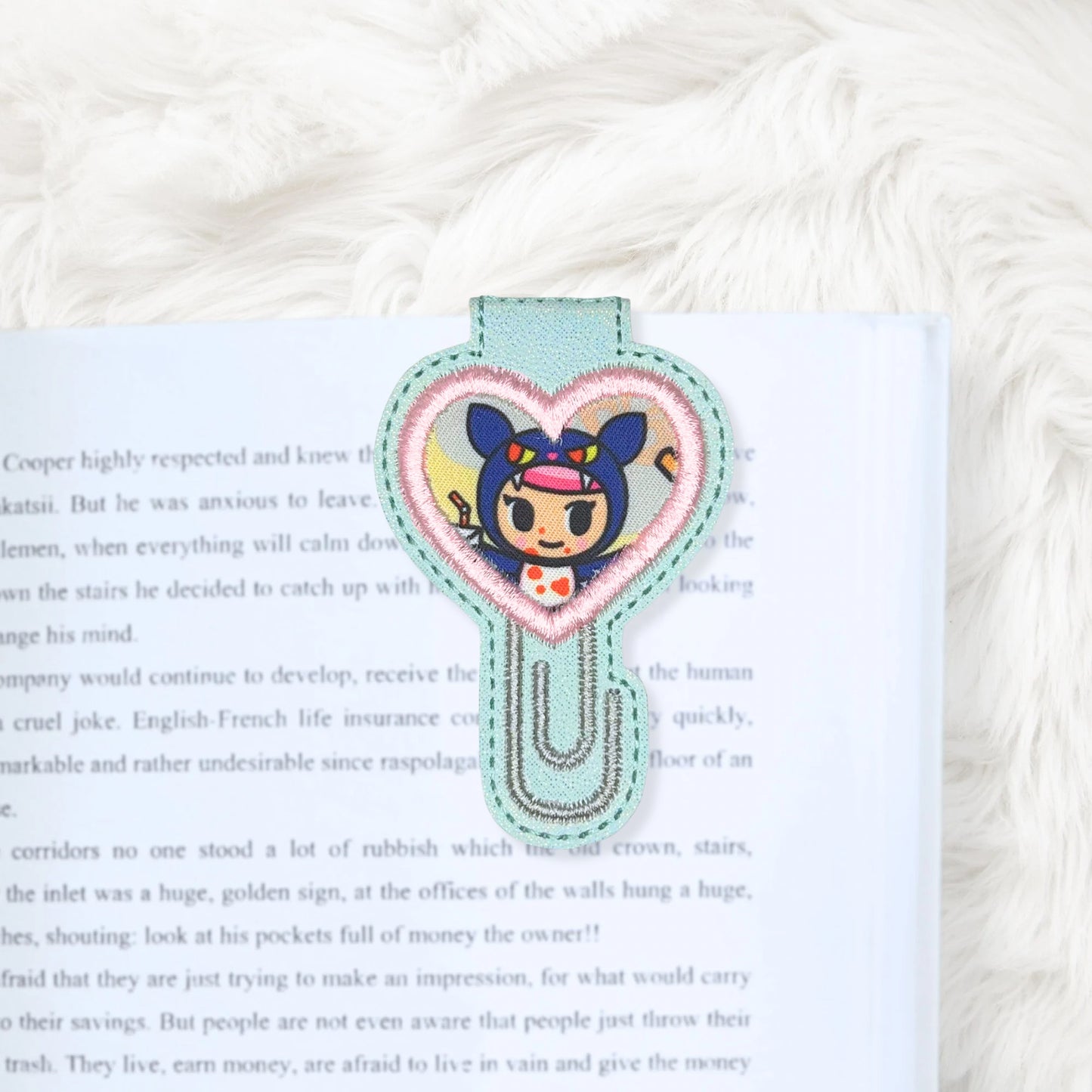 ITH 4x4 Heart Appliqué Paperclip Foldover Magnetic Bookmark