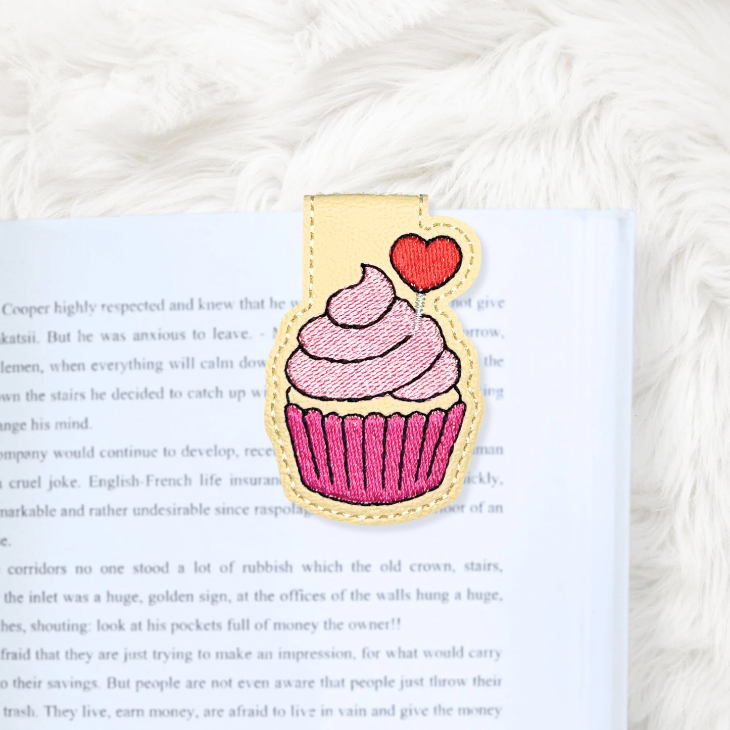 ITH 4x4 V Day Cupcake Magnetic Bookmark