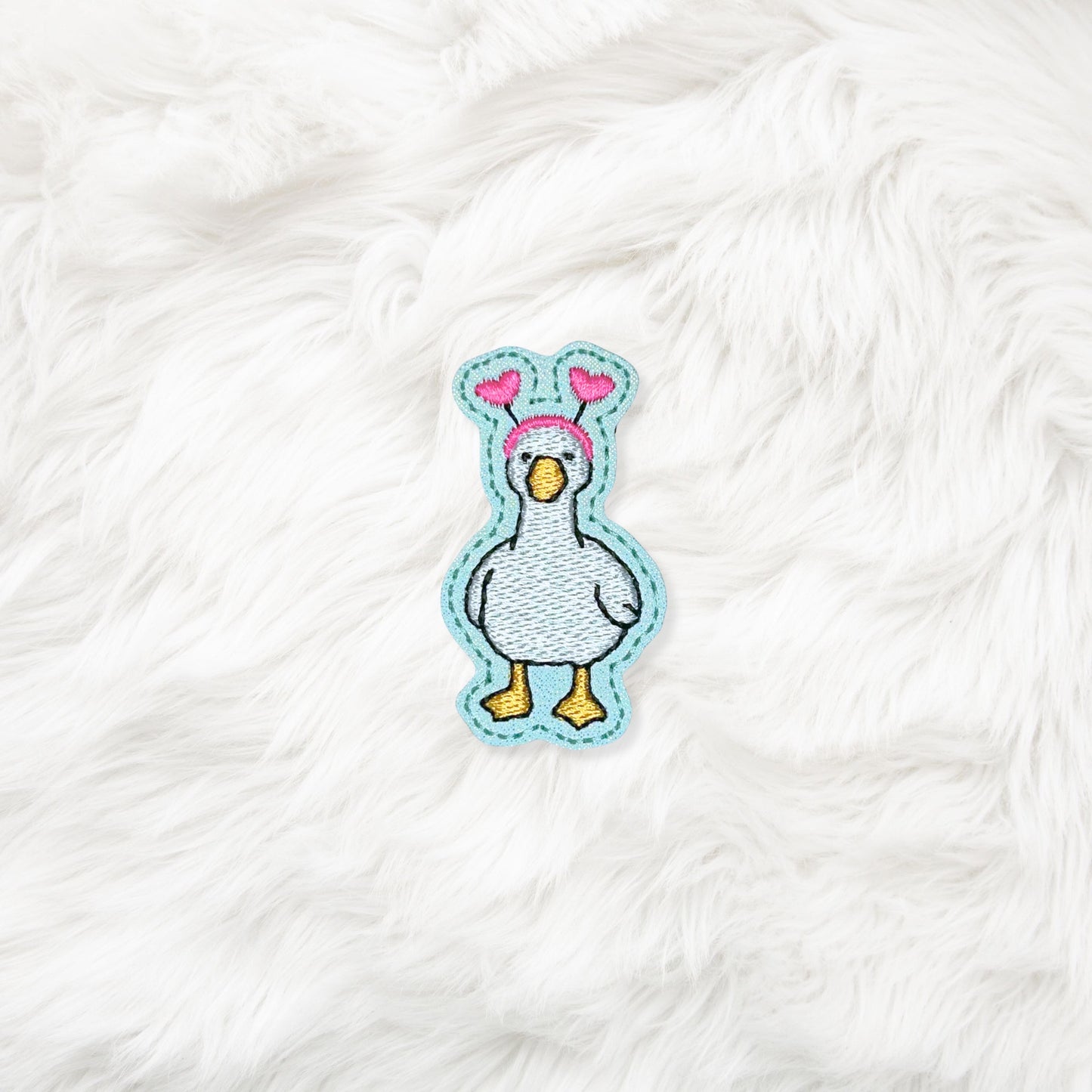 ITH 4x4 V Day Goose Feltie